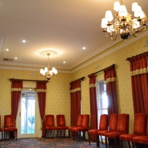 old english hotel 02 399 299 95